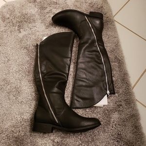 NWT**Womens knee high black zip up boots